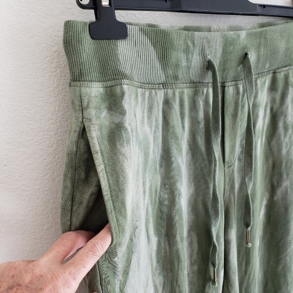 YOUNG FABULOUS & BROKE Tie Dye Jogger style Sweatpants Size Medium - Picture 7 of 16